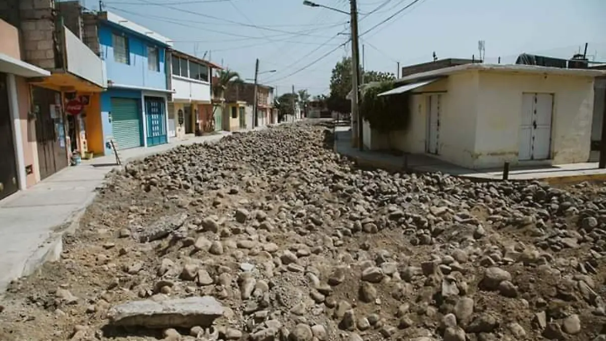 Rehabilitan vialidades de zona urbana y rural.  Foto Cortesía  Gobierno de San Juan del Río.